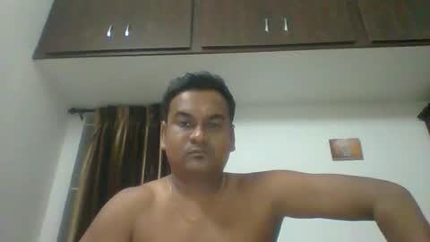 slaveqteguy online show from November 9, 2025, 5:55 pm