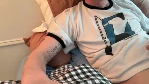 slim_and_thick online show from May 5, 2026, 9:23 pm