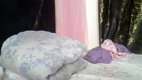 Snapshot of slim_ebony2006 chatting on July 16, 2026, 9:43 pm Anna online show from July 16, 2026, 9:43 pm