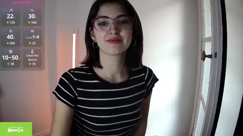 Snapshot of slimbaby69 chatting on December 6, 2024, 6:39 pm Ivi online show from December 6, 2024, 6:39 pm
