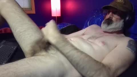 Snapshot of slimglimmer chatting on February 3, 2025, 10:11 pm Slimglimmer online show from February 3, 2025, 10:11 pm