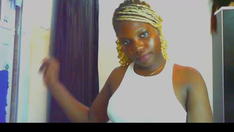 Snapshot of slimthick_tinah chatting on October 24, 2025, 7:21 pm TINA online show from October 24, 2025, 7:21 pm