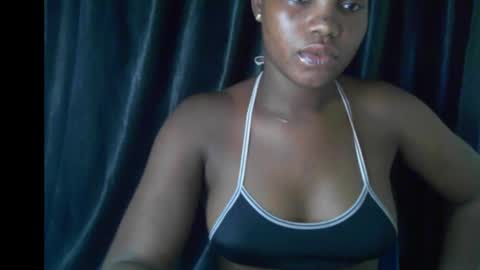 Snapshot of slimthick_tinah chatting on March 1, 2026, 12:51 pm TINA online show from March 1, 2026, 12:51 pm