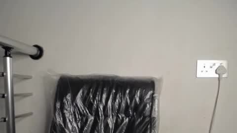 Snapshot of slimy_cunt chatting on February 17, 2025, 8:19 am Jemila online show from February 17, 2025, 8:19 am