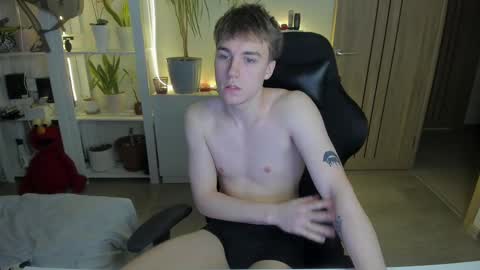 Mila online show from February 11, 2025, 3:51 pm