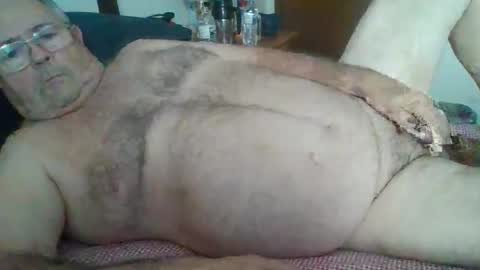 slippery_duck online show from November 3, 2025, 7:48 pm