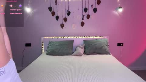 Snapshot of slola_li chatting on February 15, 2026, 12:58 pm Lola and Li - online show from February 15, 2026, 12:58 pm