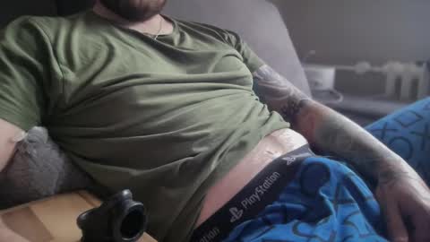 just chillin online show from October 21, 2025, 1:23 pm