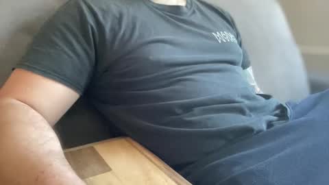 just chillin online show from November 18, 2025, 9:03 am