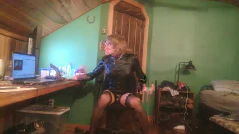 Snapshot of slutjennifertransxx chatting on October 8, 2025, 2:42 am slutjennifertransxx online show from October 8, 2025, 2:42 am