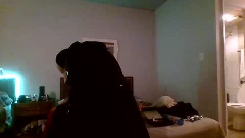 Phillup Slutz online show from January 9, 2025, 1:29 am