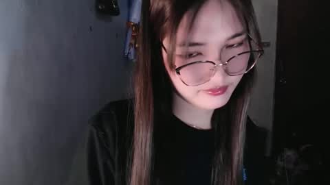 slutty_hannaxx online show from April 9, 2026, 11:43 pm