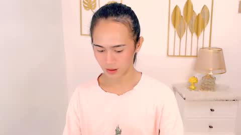 mia online show from March 9, 2025, 2:39 am
