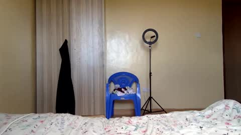 Snapshot of sluttydarkcadbourry2002 chatting on May 7, 2026, 7:25 am Skillibengisaadboy online show from May 7, 2026, 7:25 am