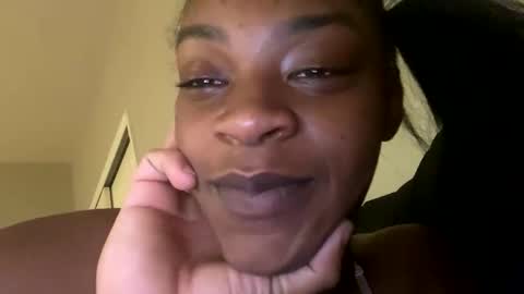 Snapshot of sluttyduchess1 chatting on April 27, 2026, 6:00 am sluttyduchess1 online show from April 27, 2026, 6:00 am