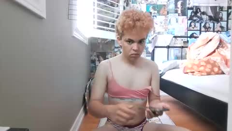 Snapshot of sluttyfoxxt chatting on June 5, 2026, 3:40 pm Audrey 3 online show from June 5, 2026, 3:40 pm