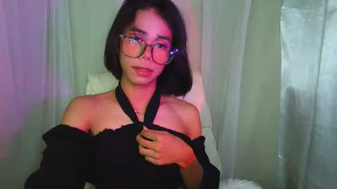 sluttypatotie online show from September 25, 2025, 6:44 pm