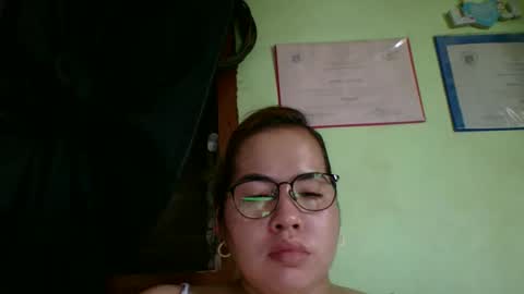 Lovewella online show from April 9, 2026, 2:44 am