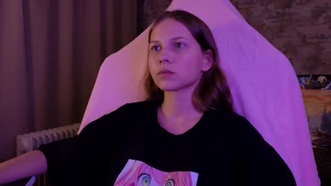 Snapshot of small_emma0 chatting on February 15, 2026, 11:56 pm Emma online show from February 15, 2026, 11:56 pm