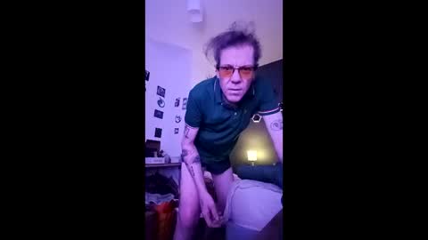 smalldick1975704669 online show from May 2, 2026, 2:27 am