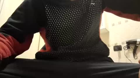 smallone8825 online show from March 25, 2026, 6:19 am