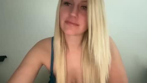 smexxii93 online show from November 11, 2025, 5:13 pm