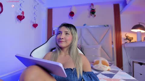 smile__1 online show from December 29, 2024, 10:47 pm