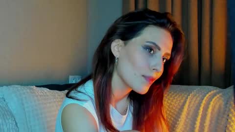 Snapshot of smile_forever_ chatting on September 14, 2025, 8:08 pm Bella online show from September 14, 2025, 8:08 pm