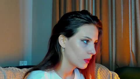Snapshot of smile_forever_ chatting on September 15, 2025, 9:09 am Bella online show from September 15, 2025, 9:09 am