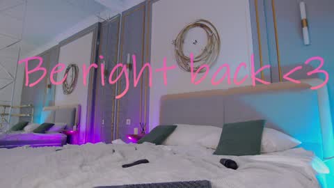 Mia online show from February 5, 2025, 11:12 am