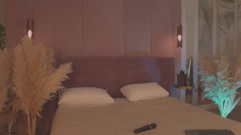 Mia online show from April 10, 2026, 5:12 am