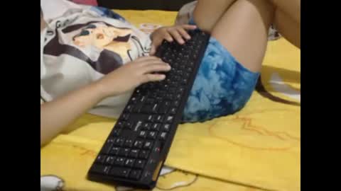 smilingbutt online show from October 8, 2025, 2:47 pm