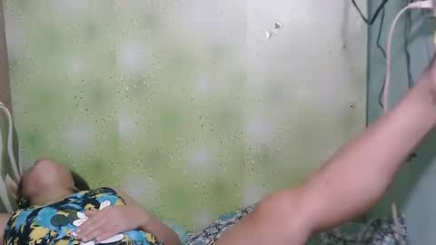 Snapshot of smilinglady27 chatting on December 12, 2024, 10:34 am smilinglady27 online show from December 12, 2024, 10:34 am