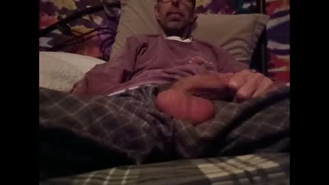 smoke-4-me online show from December 3, 2025, 6:54 am