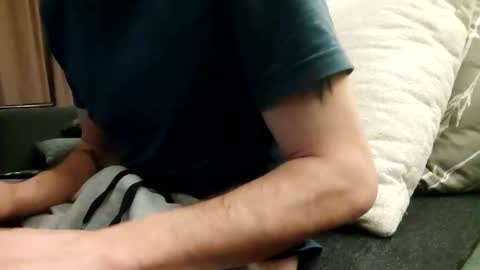 Snapshot of smokeandwatching chatting on January 9, 2025, 11:24 pm Smokeandwatching online show from January 9, 2025, 11:24 pm