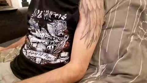 Snapshot of smokeandwatching chatting on September 29, 2025, 4:06 am Smokeandwatching online show from September 29, 2025, 4:06 am