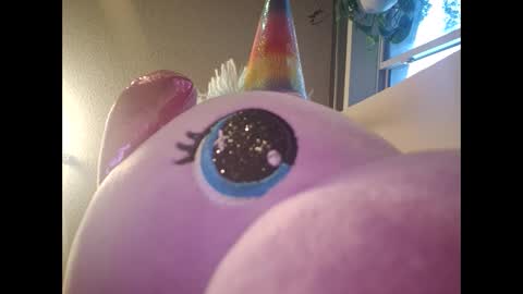 Snapshot of smokeingbitch420 chatting on September 19, 2025, 11:49 pm love bug online show from September 19, 2025, 11:49 pm