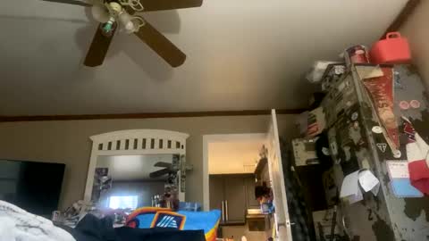 Snapshot of smokeymt420 chatting on February 12, 2025, 7:02 pm smokeymt420 online show from February 12, 2025, 7:02 pm