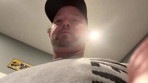 Snapshot of smokeymt420 chatting on February 25, 2026, 8:13 am smokeymt420 online show from February 25, 2026, 8:13 am