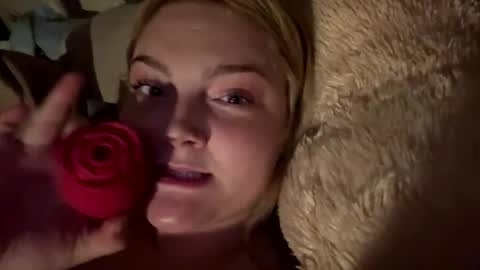 smokeyriss online show from April 29, 2026, 5:33 am