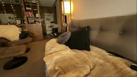 Carolina online show from March 3, 2025, 1:31 am