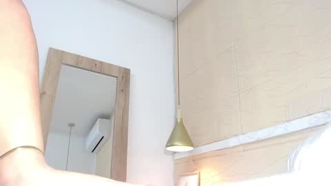 Snapshot of sneakyy_fantasy chatting on January 14, 2025, 10:17 am Hellen  online show from January 14, 2025, 10:17 am