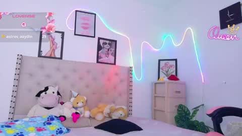 Hellen  online show from April 15, 2026, 10:43 pm