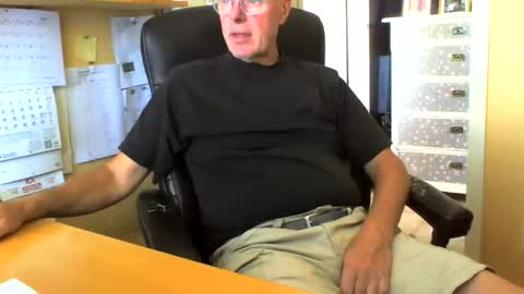 Snapshot of snickarn335731 chatting on September 10, 2025, 12:27 pm snickarn335731 online show from September 10, 2025, 12:27 pm