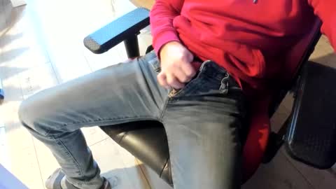 snip1977 online show from December 29, 2024, 11:50 am