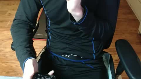Snapshot of snooze85 chatting on April 20, 2026, 4:15 am Cbt-Slave online show from April 20, 2026, 4:15 am