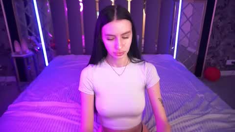 snow_whiteeex online show from February 27, 2026, 7:08 am