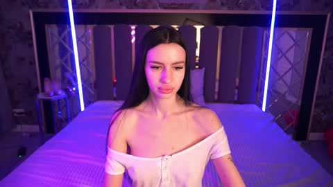 snow_whiteeex online show from March 10, 2026, 6:40 am