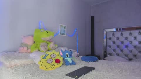 Snapshot of snowbabyxox chatting on March 3, 2025, 6:12 pm snowbabyxox online show from March 3, 2025, 6:12 pm