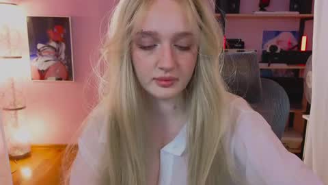 Snapshot of snowflakeskitty chatting on May 9, 2026, 5:34 am Ellie online show from May 9, 2026, 5:34 am